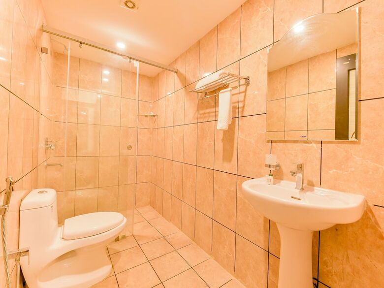 Hotel Oyo 15973 F Square