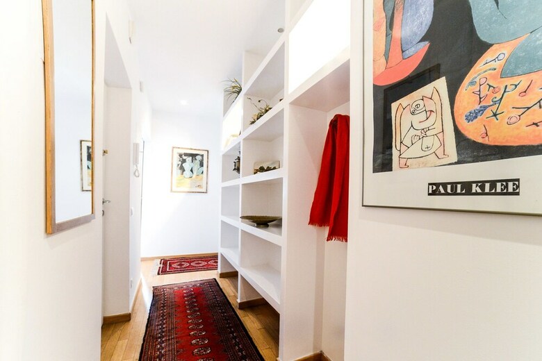Sunny Apartment In The Old Town