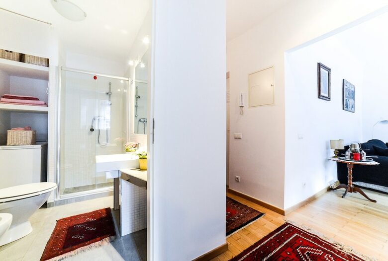 Sunny Apartment In The Old Town