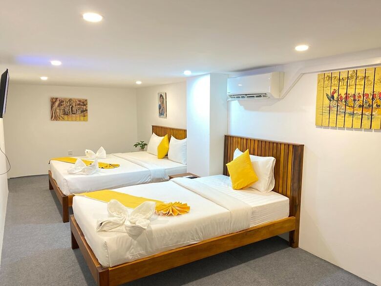 Grand Elevation Hotel