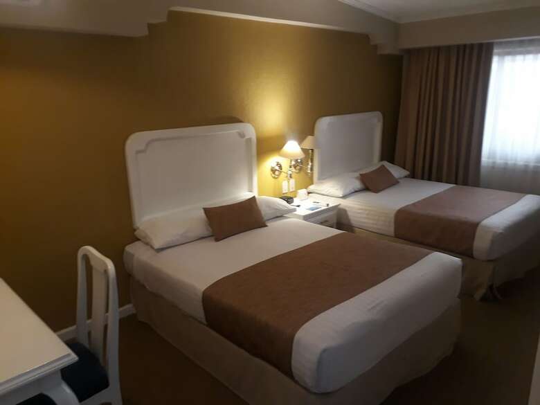 Hotel Country Plaza
