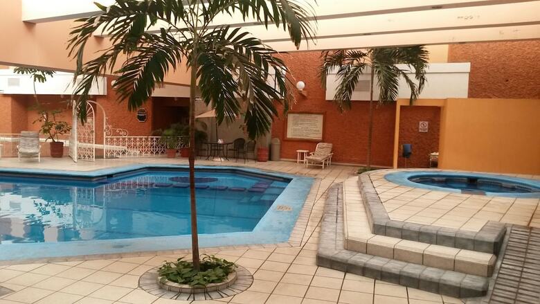 Hotel Country Plaza