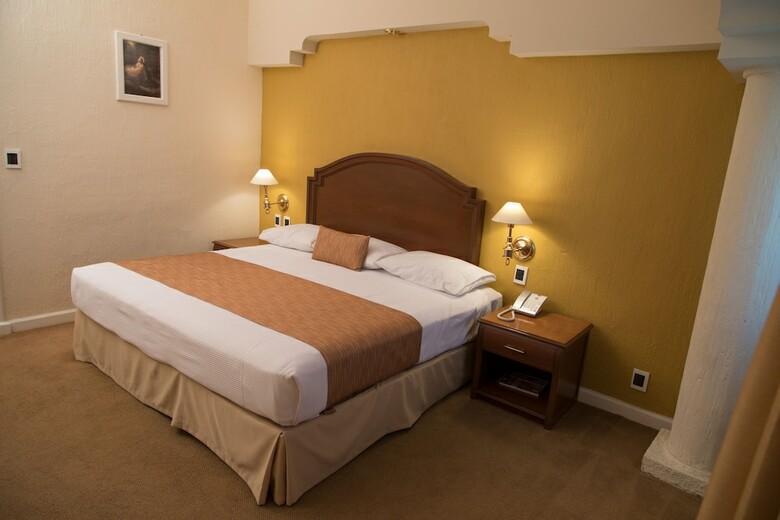 Hotel Country Plaza