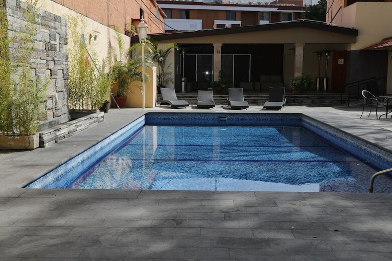 Hotel Country Plaza