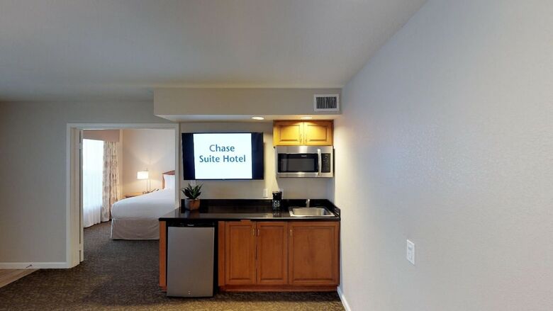 Chase Suite Hotel Brea