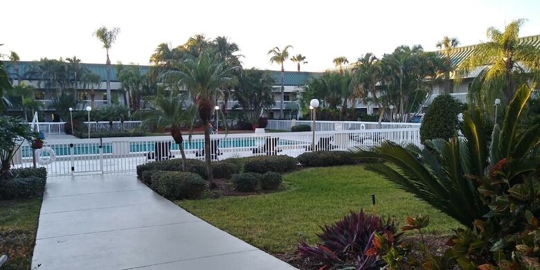 Surestay Plus Hotel By Best Western Clearwater Central