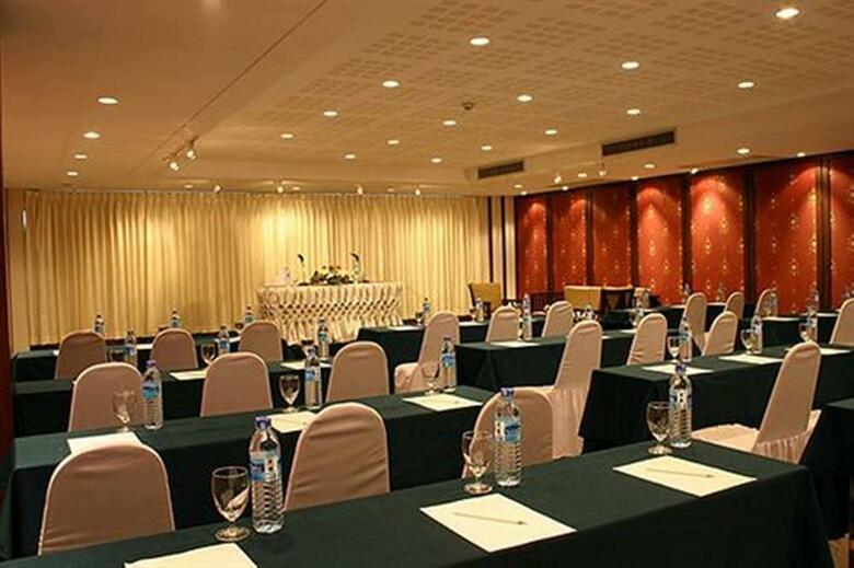 Royal Peninsula Hotel
