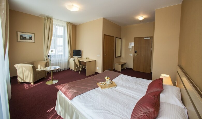 Old Mill Conference Hotel