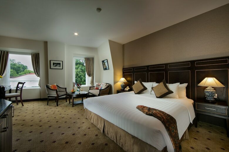 Zephyr Suites Boutique Hotel