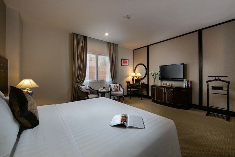 Zephyr Suites Boutique Hotel