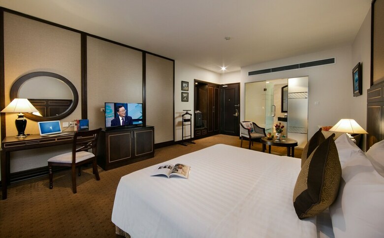 Zephyr Suites Boutique Hotel