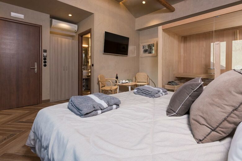 Tsikeli Hotel - Adults Only