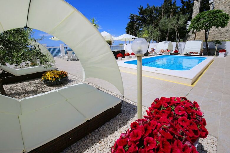 Hotel Villa Triana