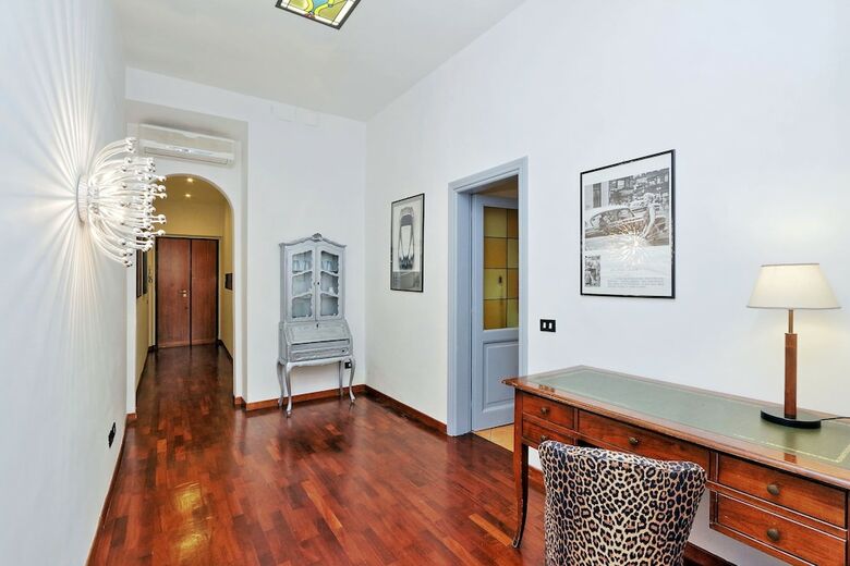Spanish Steps Apartments