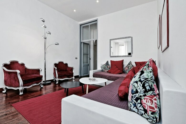 Spanish Steps Apartments