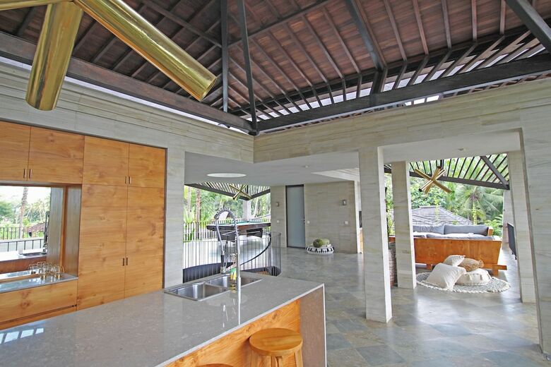 Villa Penjiwaan Community