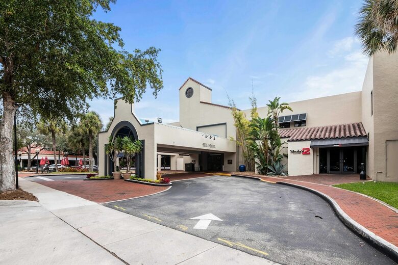 Miami Lakes Hotel