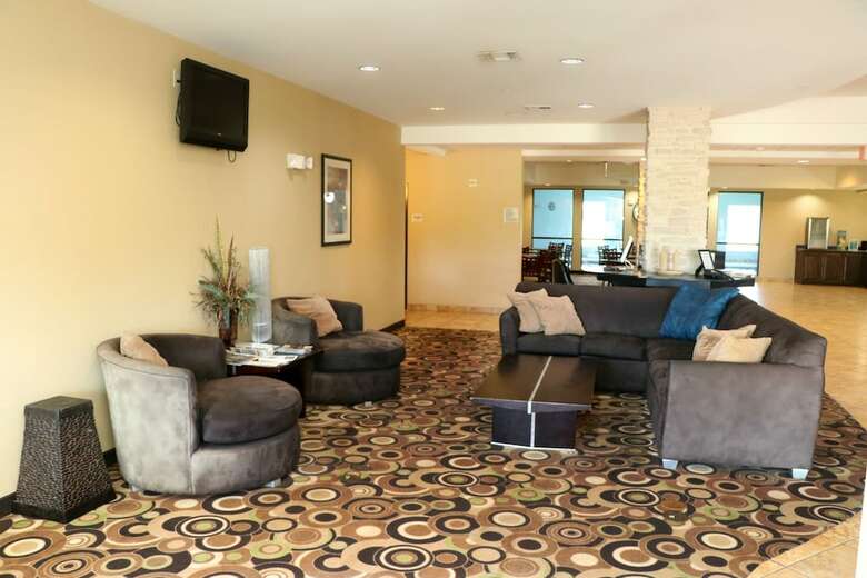 Hotel Hometown Executive Suites
