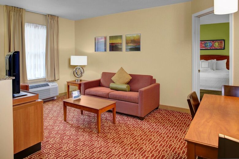 Hotel Towneplace Suites By Marriott Findlay