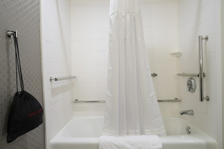 Doubletree By Hilton Hotel Winston Salem - University