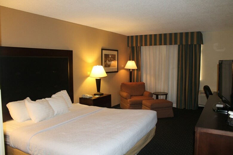 Doubletree By Hilton Hotel Winston Salem - University