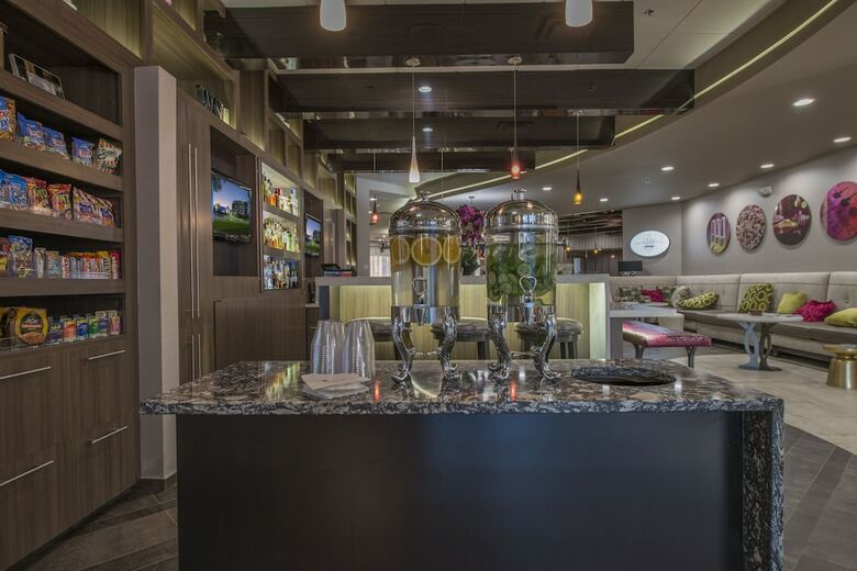 Doubletree By Hilton Hotel Winston Salem - University