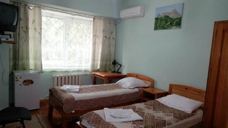 Tes Hotel