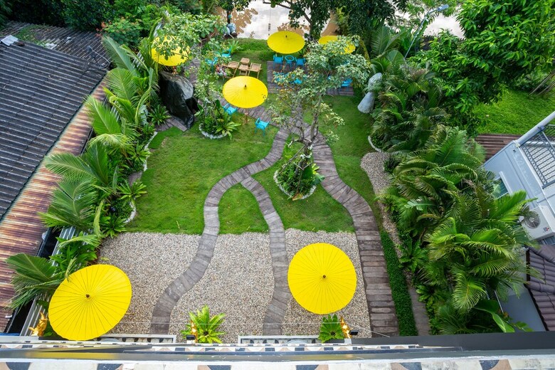 River Art Hotel