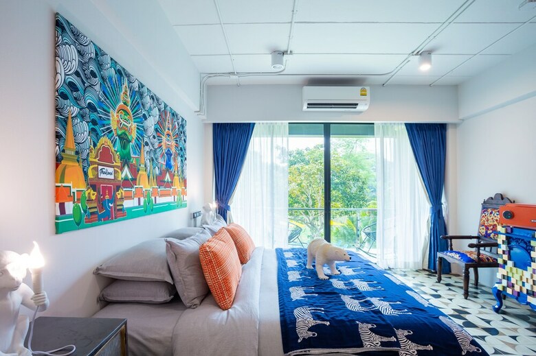 River Art Hotel