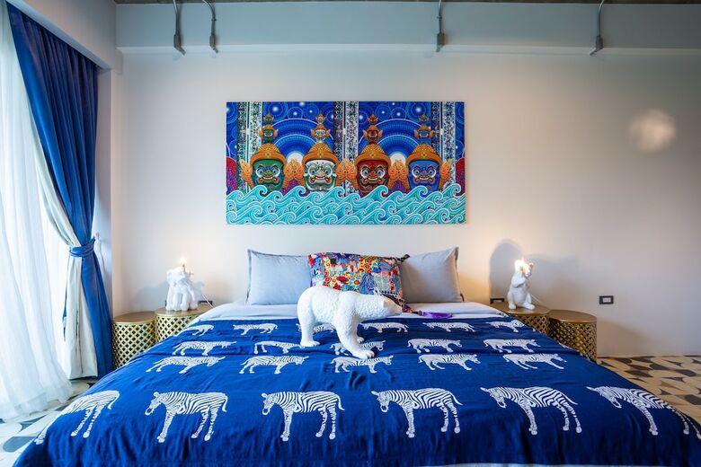 River Art Hotel