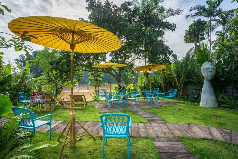 River Art Hotel