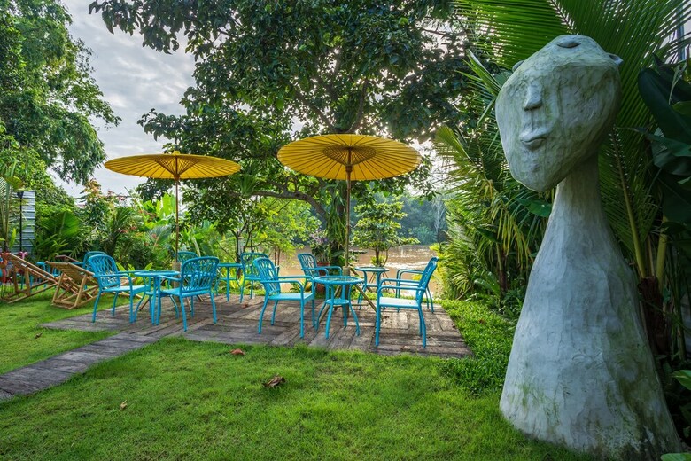 River Art Hotel