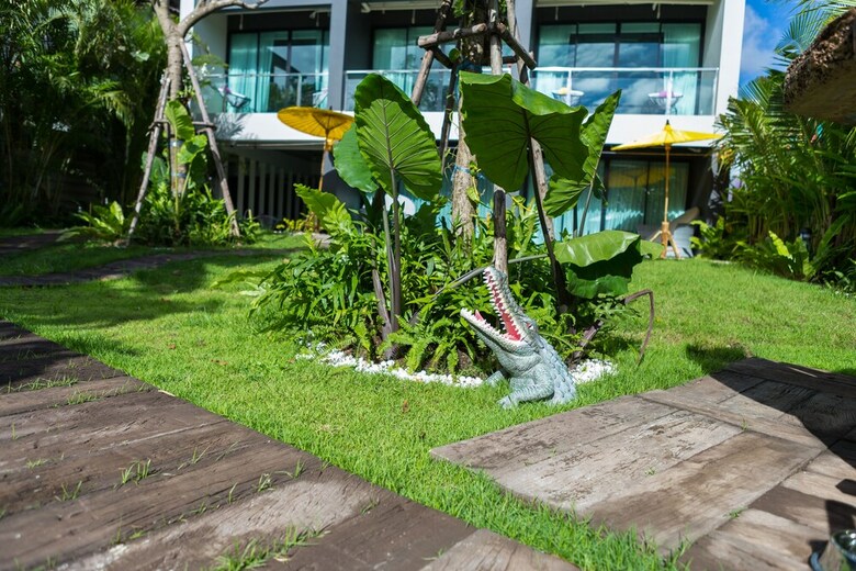 River Art Hotel