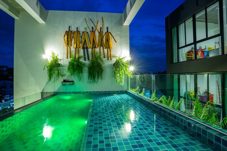 River Art Hotel
