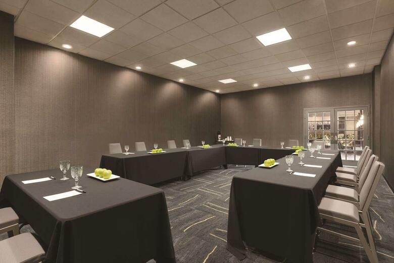 Radisson Hotel Mcallen Airport