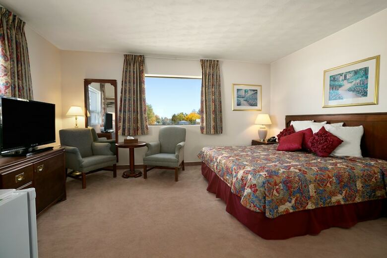 Canada Continental Hotel