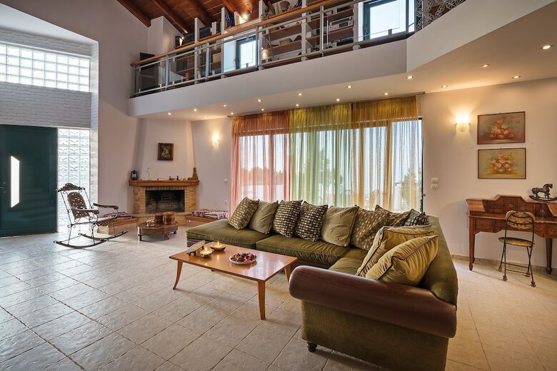 Villa Halepa Hill