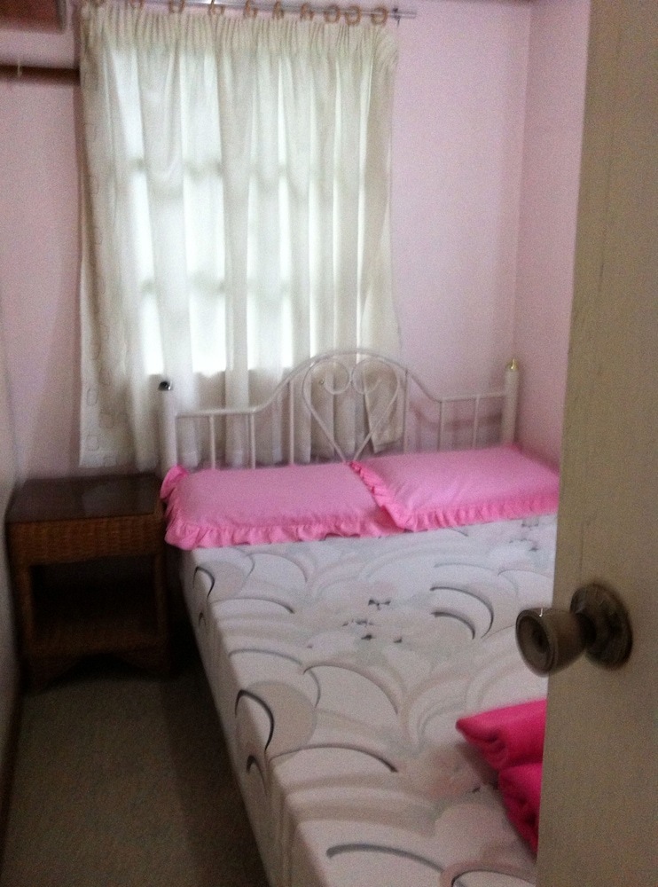 2nd Flr 3br Unit Jefrell Apartments