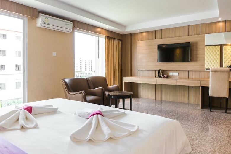 Hotel M Village Hostel