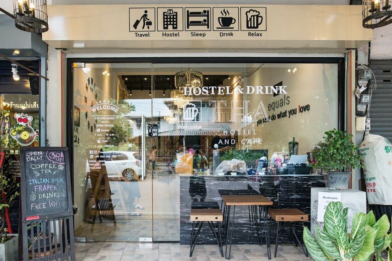 Hostal Tha Hostel