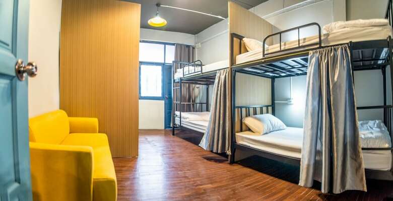 Hostal Tha Hostel