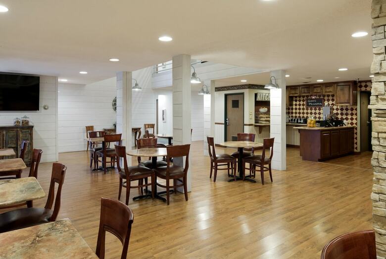 Hotel Redwood Lodge