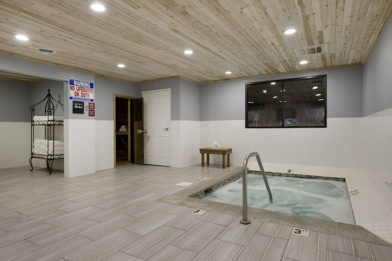 Hotel Redwood Lodge