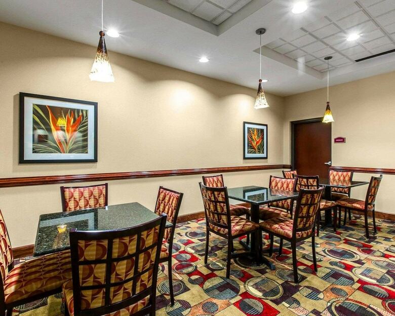 Hotel Comfort Suites Waycross