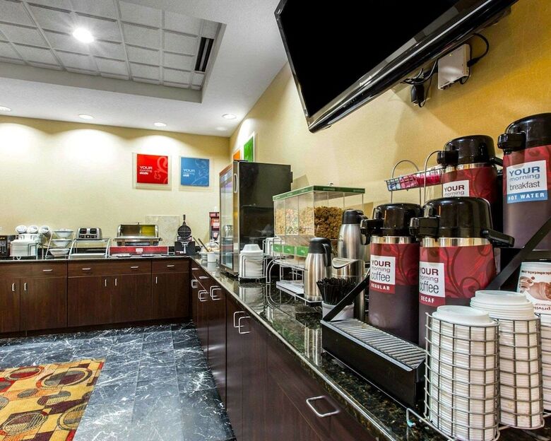 Hotel Comfort Suites Waycross