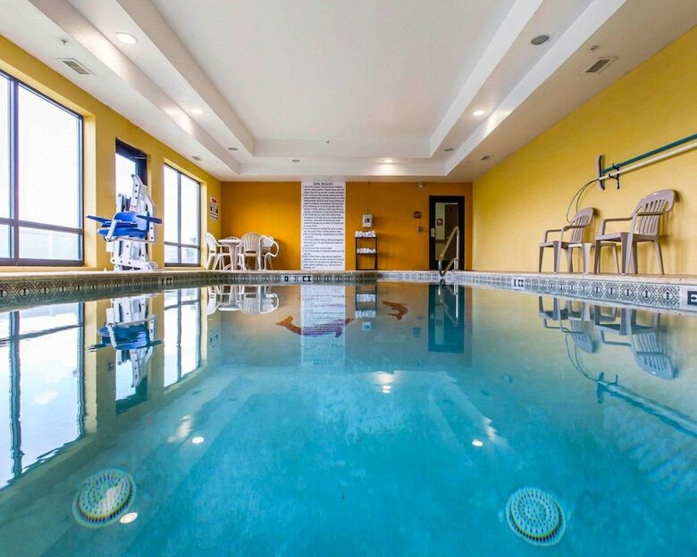 Hotel Comfort Suites Waycross