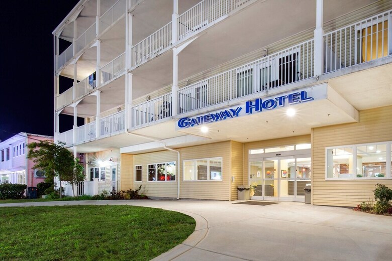 Gateway Hotel & Suites, Ascend Hotel Collection