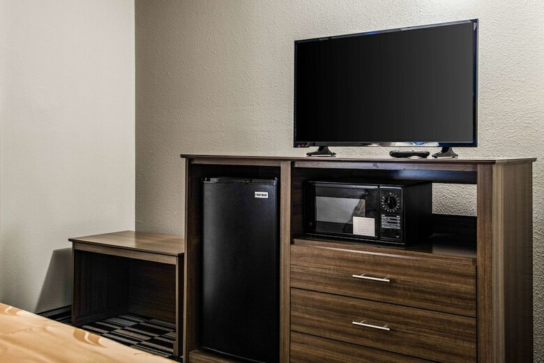 Motel Quality Suites Downtown Convention Center