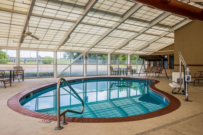 Motel Quality Suites Downtown Convention Center