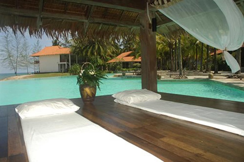 Hotel Sutra Beach Resort